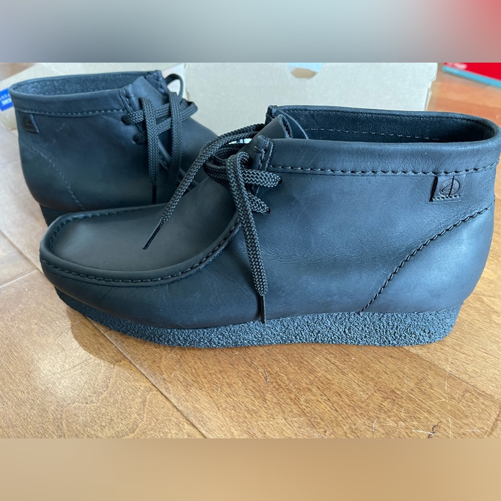Clarks Shacre Boot, Mens Size 10.5M, Black Leather, Extreme Comfort line.